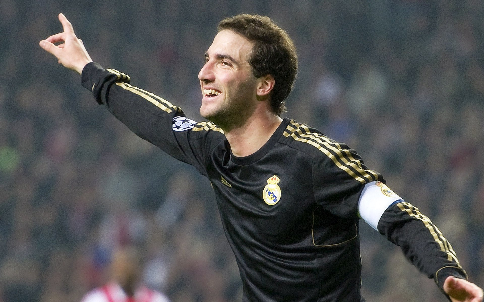 KAIYUN SPORTS-Doinb回归赛场，比分优势明显首场状态亮眼，切尔西观众沸腾！